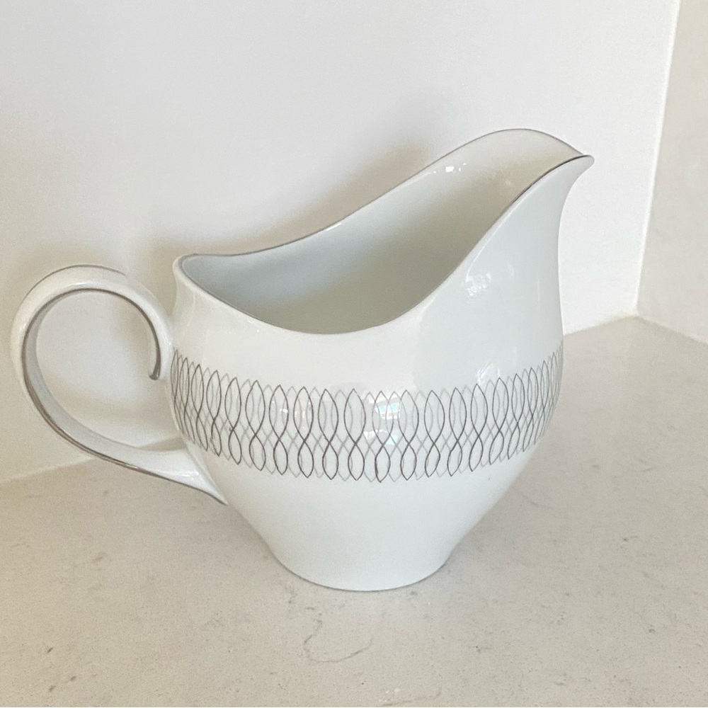 Vintage Harmony House Fine DAPHNE HH Dawn Gray HH Charcoal Japan White Creamer